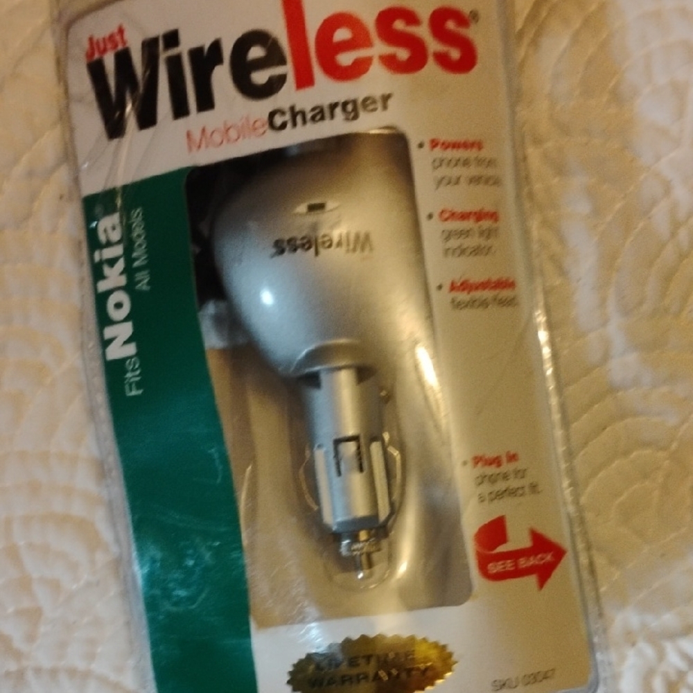 Nokia Silver Charger for Efficient Mobile Power
